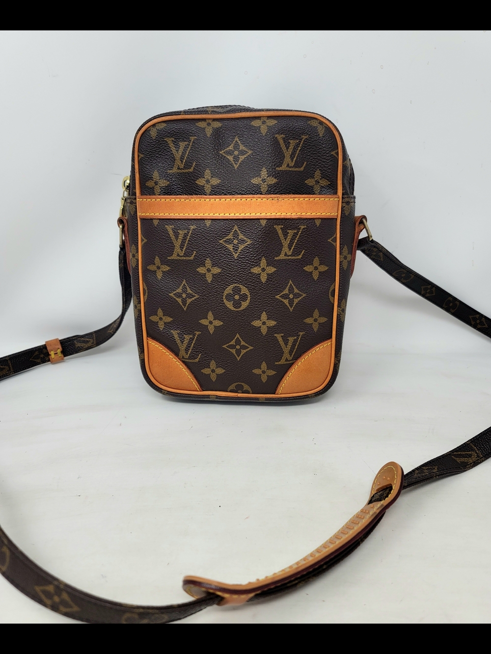 Louis Vuitton Danube Monogram Canvas Small Crossbody Hand Bag Authentic Vintage